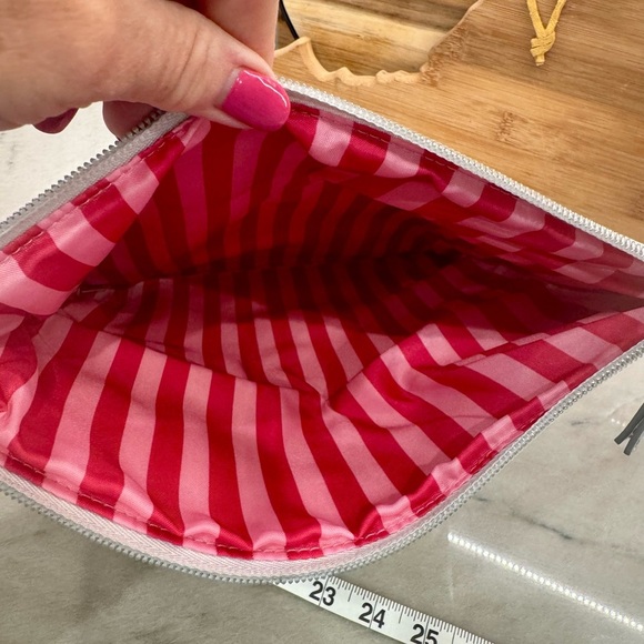 Victoria's Secret Slippers w/Cosmetic Bag - Picture 12 of 16